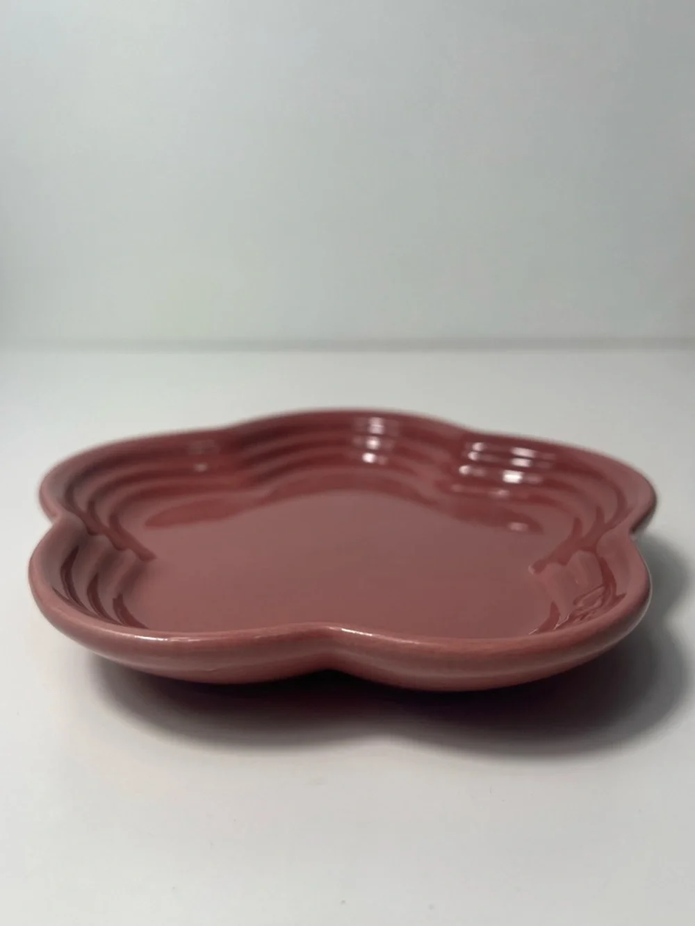Le Creuset Stoneware Flower Petal Scalloped Trinket Dish Plate Tray